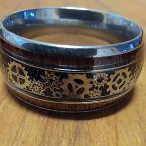 Stainless Steel Ring With Wood And Gears Design. Size 9. New In Packaging.